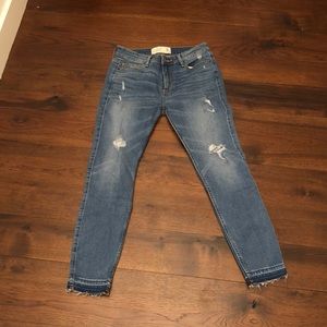 Blue distressed ankle jeans from Abercrombie&Fitch